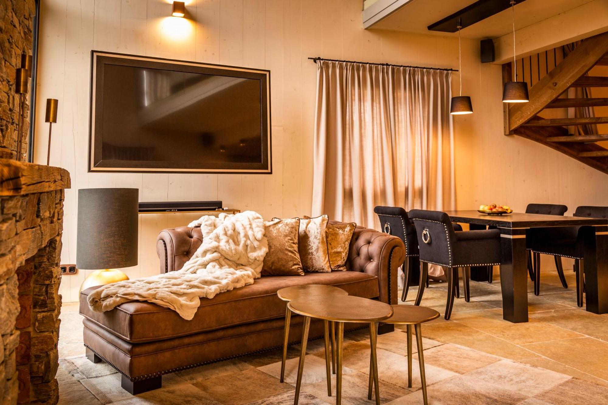 Golden Hill Country Chalets & Suites Waldschach Екстериор снимка