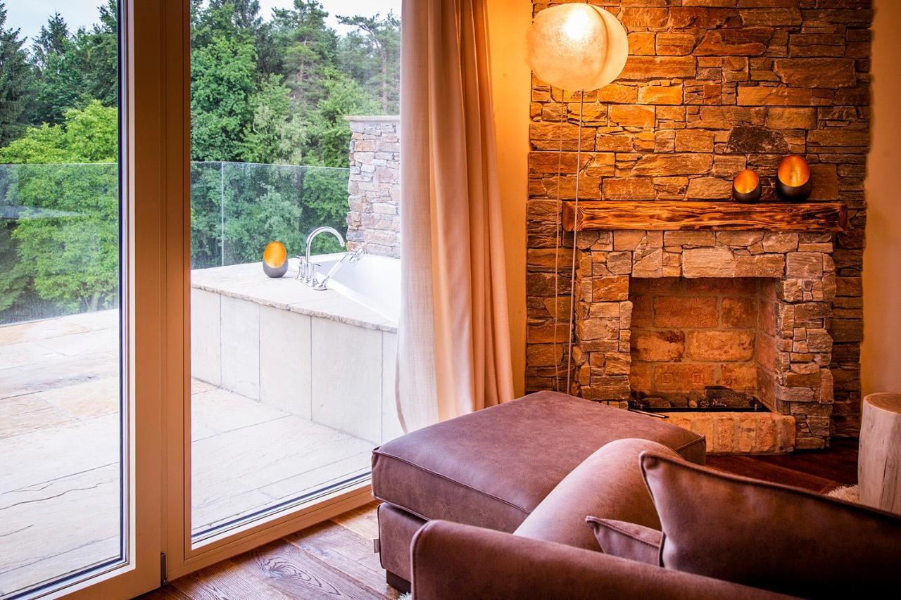 Golden Hill Country Chalets & Suites Waldschach Екстериор снимка