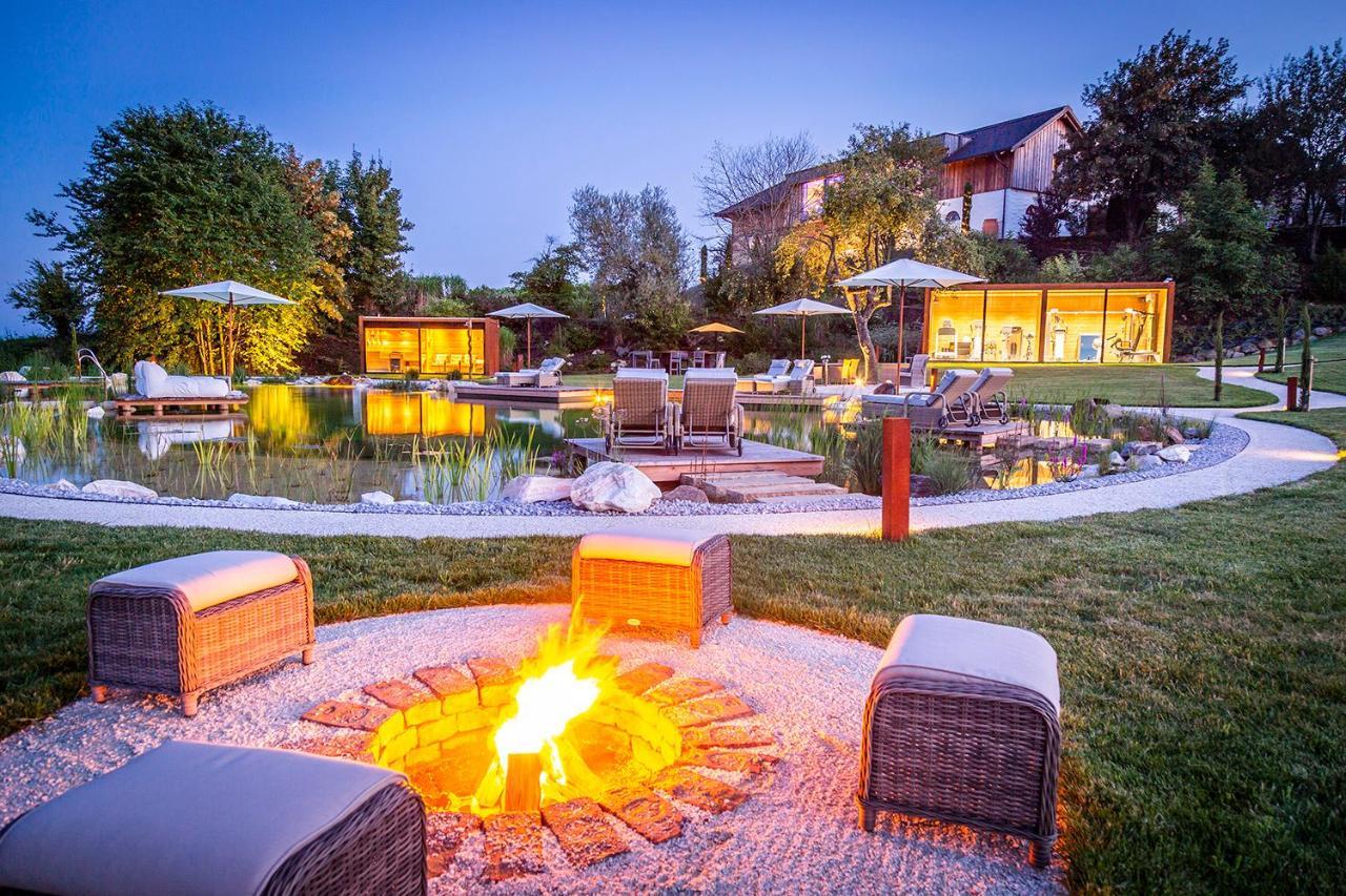 Golden Hill Country Chalets & Suites Waldschach Екстериор снимка